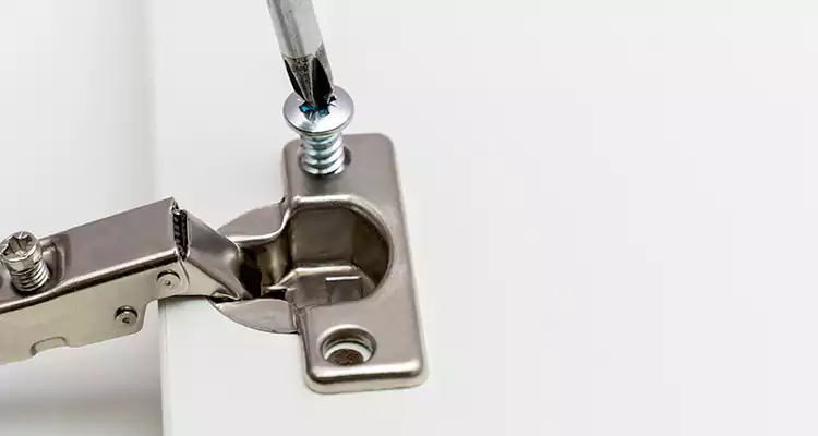 Screen Door Hinge Repair in Poinciana, FL