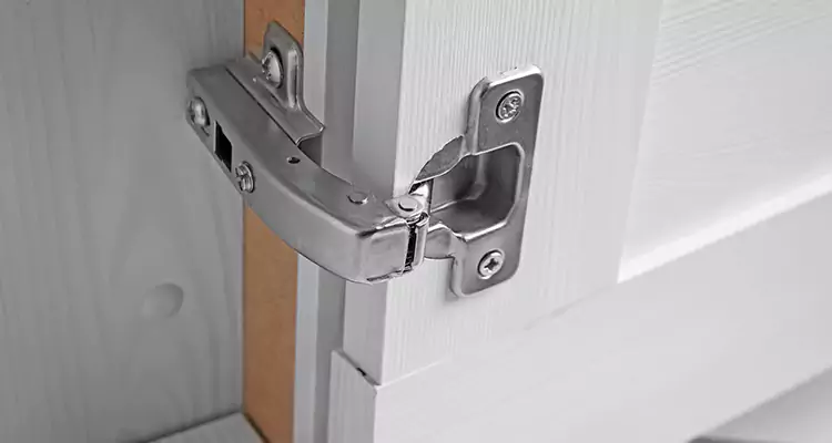 Shower Door Hinge Replacement in Poinciana, FL