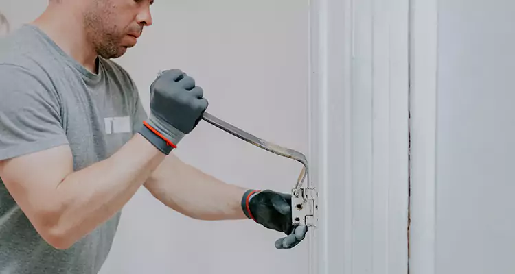 Cracked Door Jamb Repair in Poinciana, FL