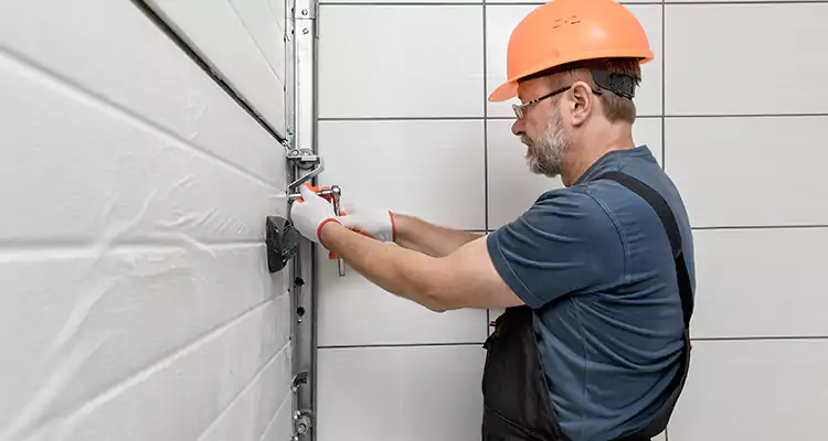 Emergency Garage Door Repair in Poinciana, FL