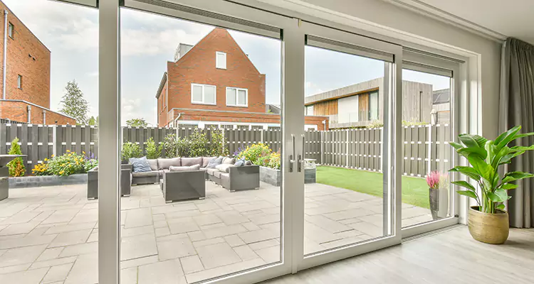 Best Sliding Screen Door Replacement Company in Poinciana, FL