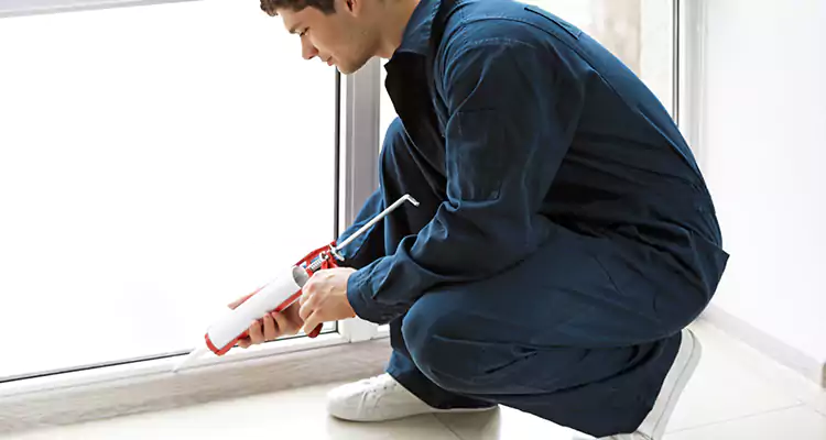 Window Glass Caulk Repair in Poinciana, FL