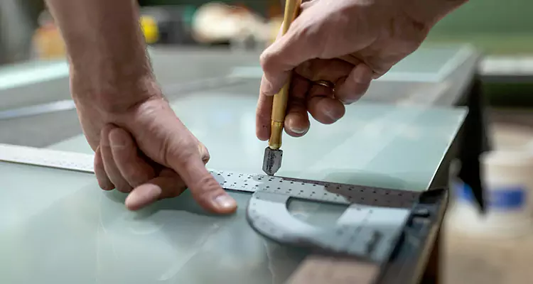 Glass Scratch Repair in Poinciana, FL