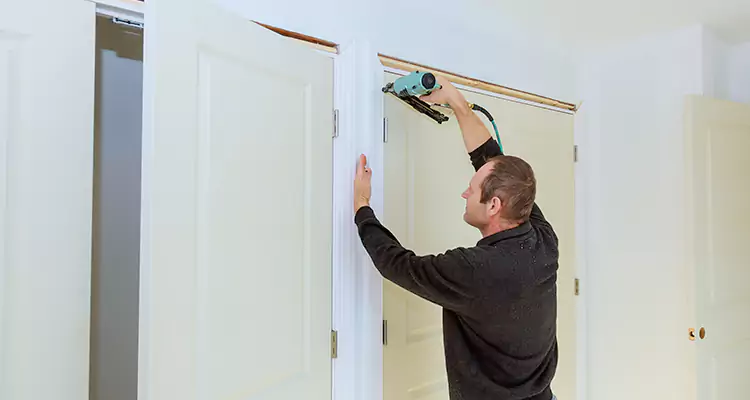 Top Rated Door Fixing ServiceFixing Garage Door Track in Poinciana, FL