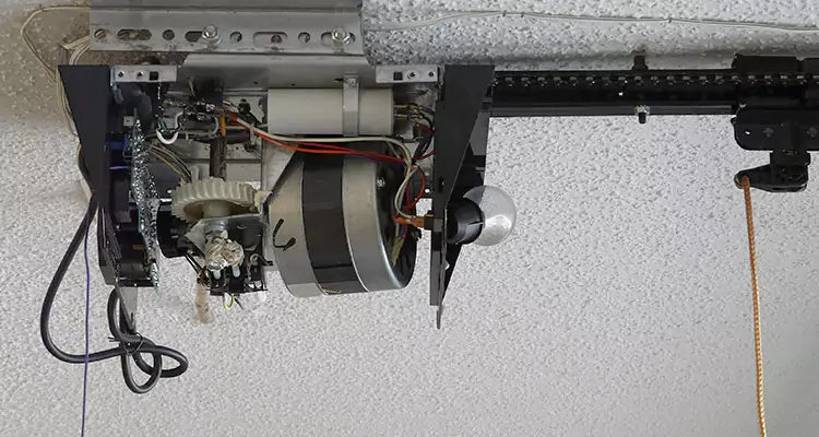 Garage Door Motor Replacement in Poinciana, FL